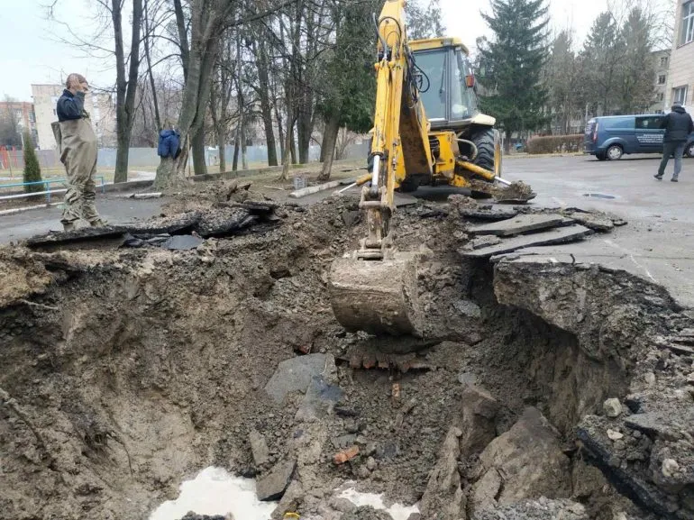 In Rivne, the Basiv Kut neighborhood is without water due to an accident
