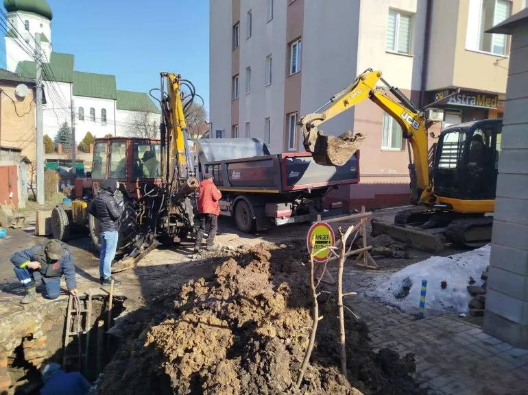 No Water in Rivne: Three Streets and Three Districts with Low Pressure