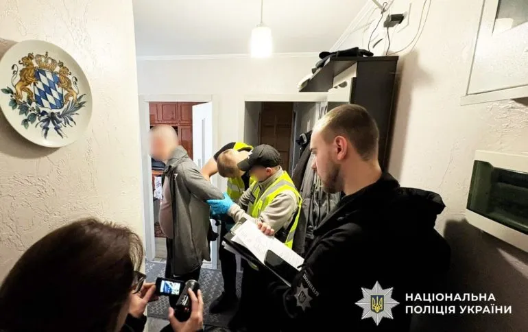 На Рівненщині затримали наркозбувача, який продавав метадон