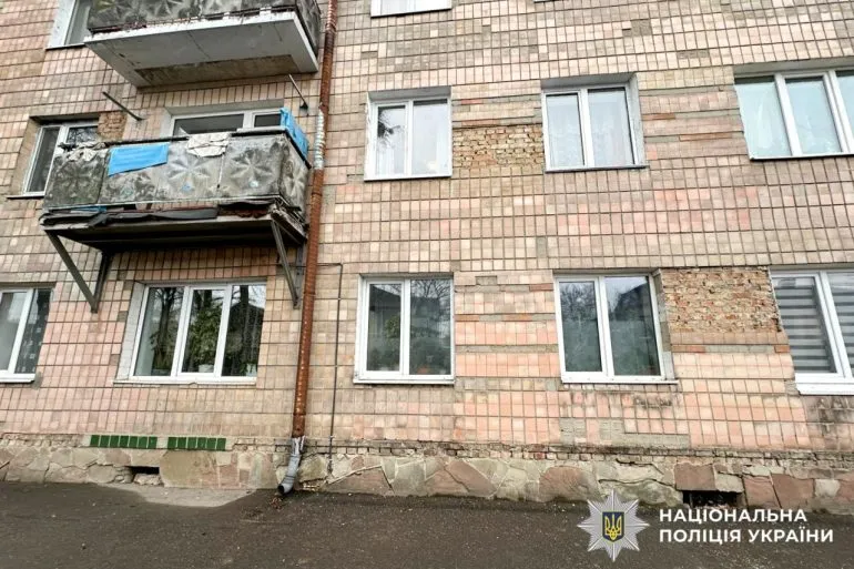 In Rivne, a pensioner fell from a window: details of the tragedy