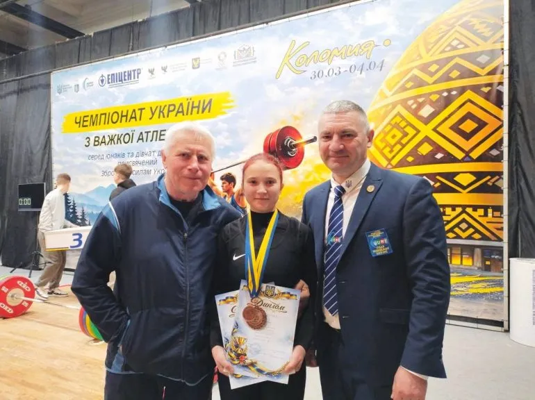 Tetiana Semeniuk from Rivne Region Wins Bronze at the Ukrainian Weightlifting Championship