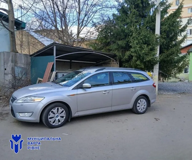 In Rivne, over 900 drivers were fined for improper parking
