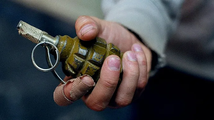 Man Threatening to Detonate Grenades Arrested in Rivne