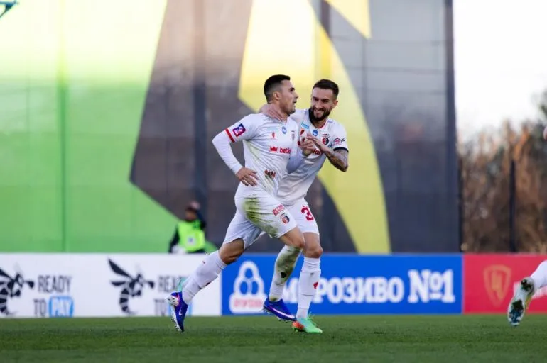Veres Sets New Record for Interceptions in UPL