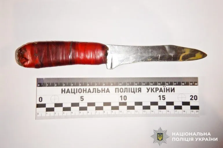 Вбивство сусіда у Здолбунові: жінка вдарила ножем і лягла спати