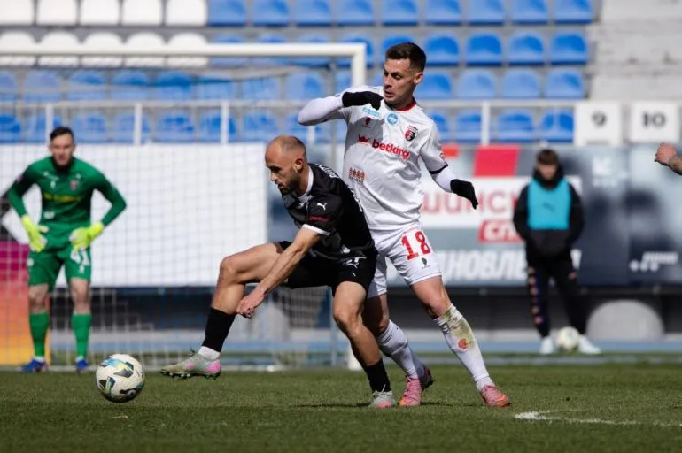 Veres Suffers Defeat to Zorya, Ending Unbeaten Streak