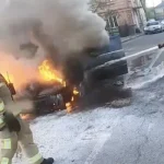 У Рівному на вулиці Пересопницька загорівся автомобіль Audi A6