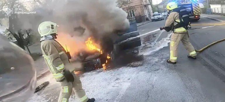 Car Fire on Peresopnytska Street in Rivne