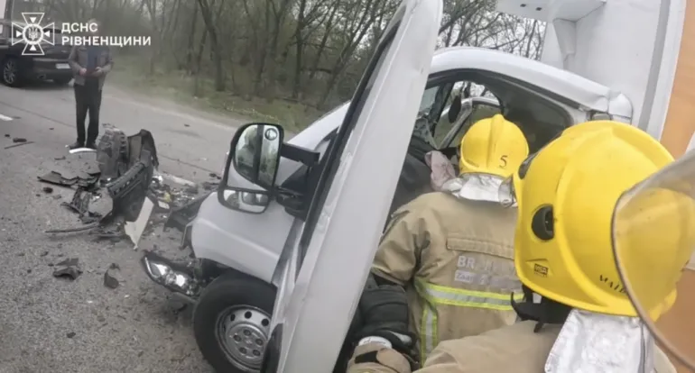 Traffic Accident in Rivne Region: Rescuers Freed the Driver from the Truck