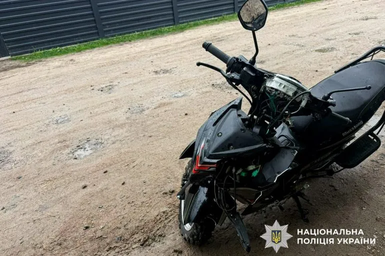 ДТП на Рівненщині: 13-річний хлопець у реанімації, 14-річна дівчина постраждала