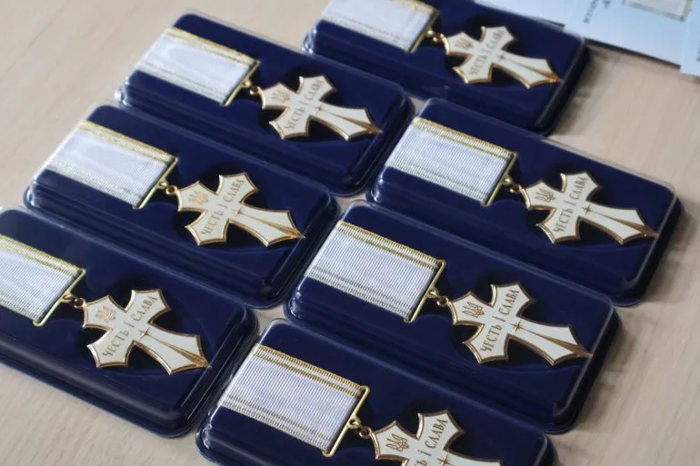 Маму загиблого героя з Рівненщини відзначено Хрестом громадянських заслуг