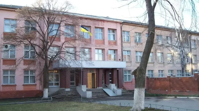 У Рівному батьки та адміністрація ліцею “Колегіум” узгодили спільну позицію
