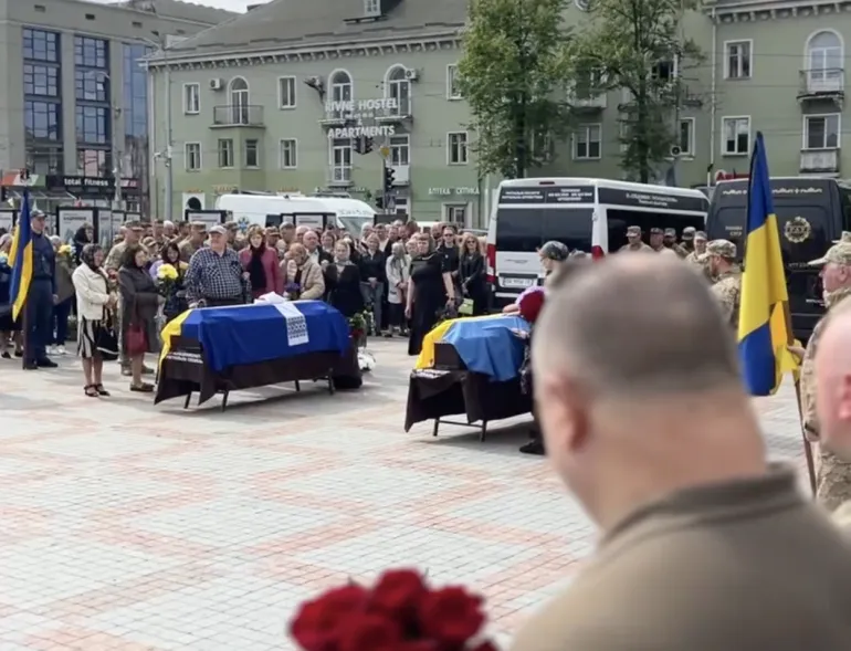 У Рівному провели в останню путь двох захисників України