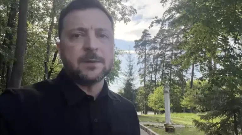 Зеленський обговорив захист кордону та соціальні питання у Рівному