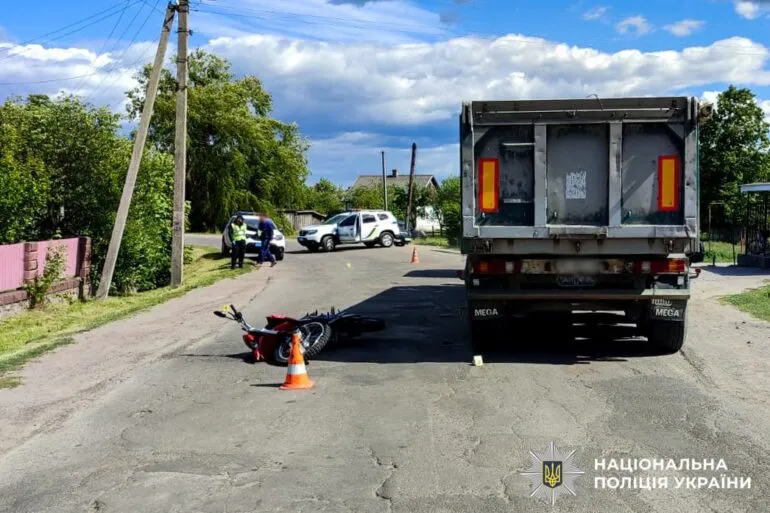 На Рівненщині внаслідок ДТП загинув мотоцикліст та травмувався пасажир