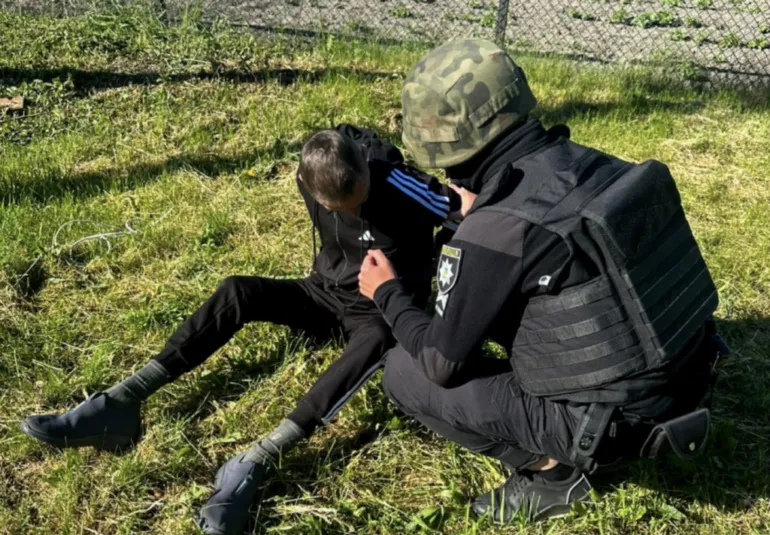 У Рівненській області затримали чоловіка з двома гранатами