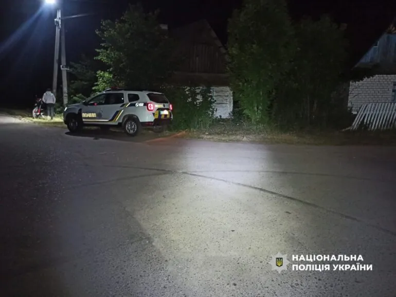 На Рівненщині 15-річний мотоцикліст врізався в будинок