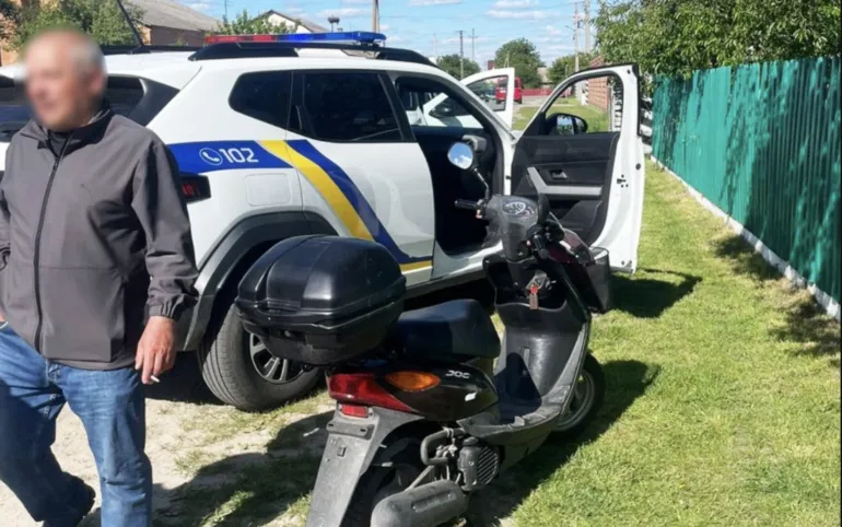 У селі на Рівненщині виявили водія мотоцикла, який кермував в стані спʼяніння